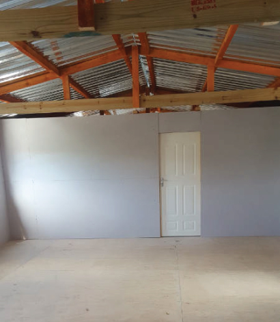 Compact Nutec garden cottage